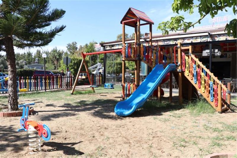 ALANYA BELEDİYESİ’NDEN KONAKLI VE TÜRKLER MAHALLELERİNE 2 YENİ ÇOCUK PARKI