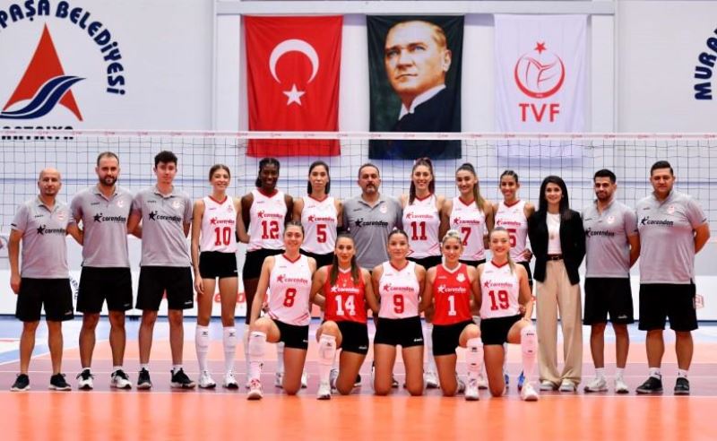 Sultanlar kendi seyircisi önünde