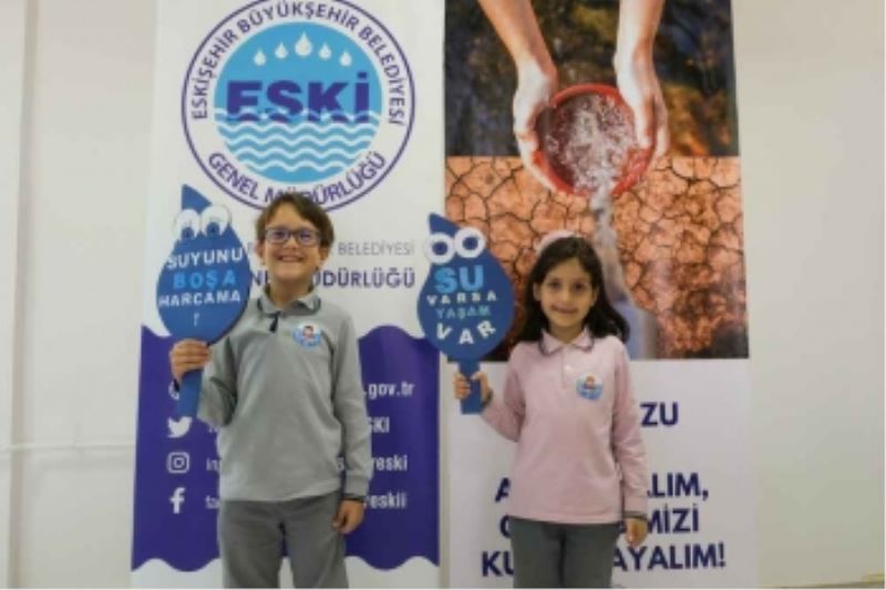 ESKİ OKULLARA VERDİĞİ EĞİTİMLERE DEVAM EDİYOR
