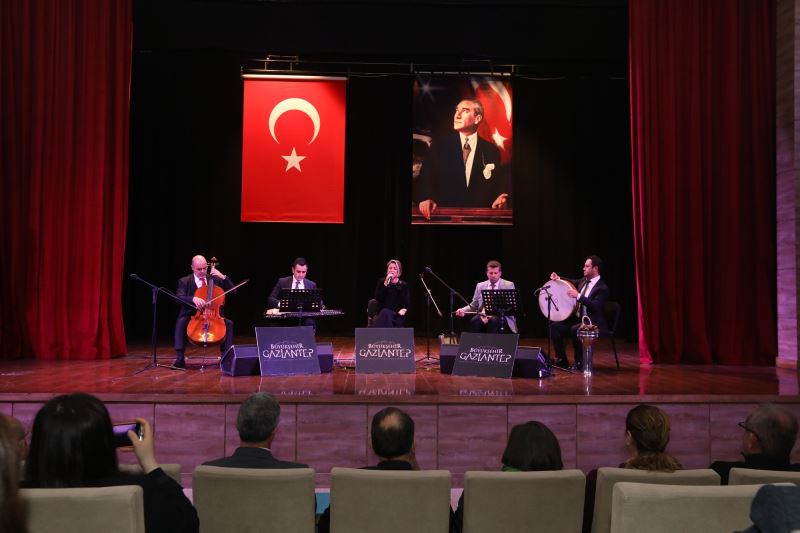 BÜYÜKŞEHİR, ATATÜRK’ÜN SEVDİĞİ ŞARKILARLA ‘HER 10 KASIM’DA’ KONSERİ DÜZENLEDİ