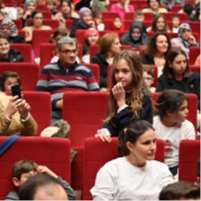 Bursa’da tiyatro coşkusu başladı