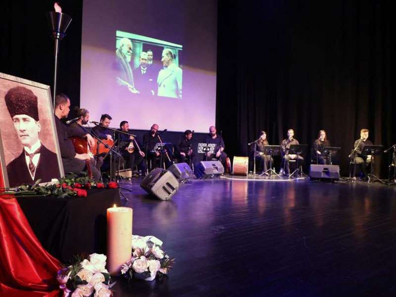 ATATÜRK ODUNPAZARI’NDA SEVDİĞİ ŞARKILARLA ANILDI