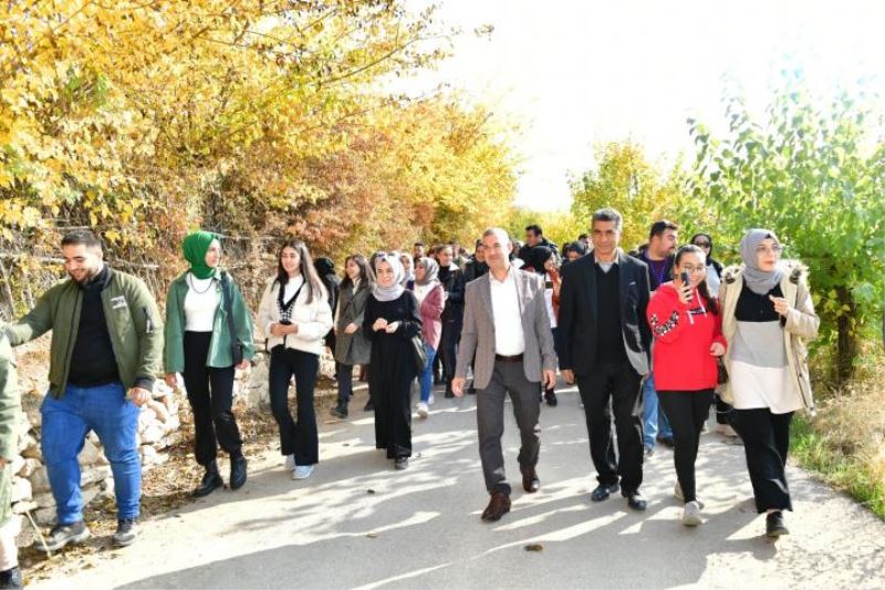 Üniversite Öğrencileri, Yeşilyurt’un Tarihi Ve Doğal Zenginliklerine Hayran Kaldı