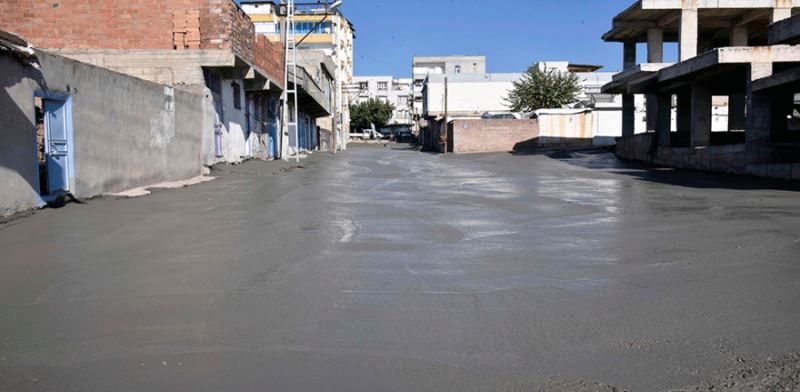 SİVEREK’TE SOKAK BETON ÇALIŞMALARI DEVAM EDİYOR