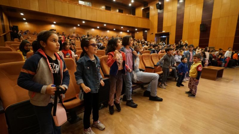 Minikler ‘Fıstık İle Celil’le Hem Eğlendi Hem Öğrendi