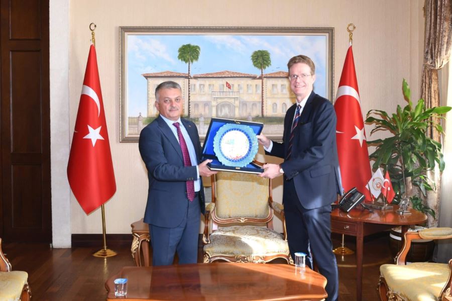 AB TÜRKİYE DELEGASYONU BAŞKANI LANDRUT VALİ YAZICI’YI ZİYARET ETTİ