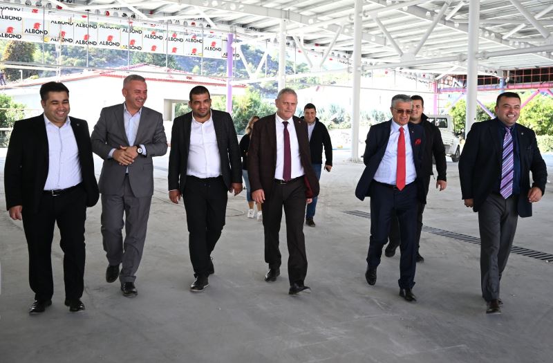 Kemer’de her mahalleye bir Pazar yeri