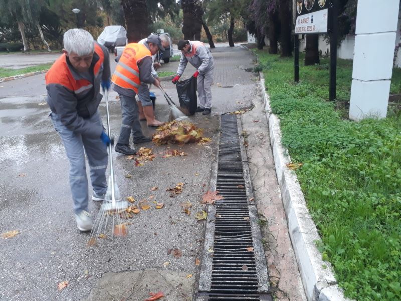 Kemer’de mazgallar temizleniyor