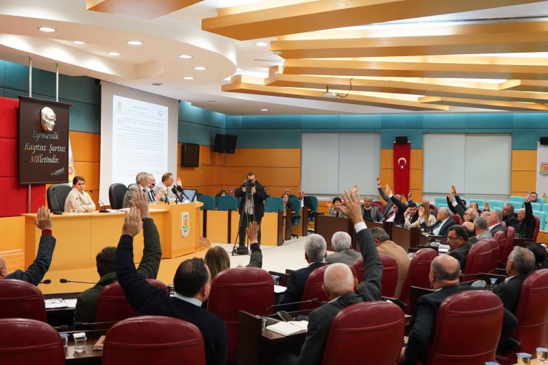 BAŞKAN BOZDOĞAN, “ÇALIŞMALARIMIZ NE KADAR ENGELLENİRSE ENGELLENSİN, TARSUS İÇİN ÜRETMEYİ SÜRDÜRECEĞİZ”