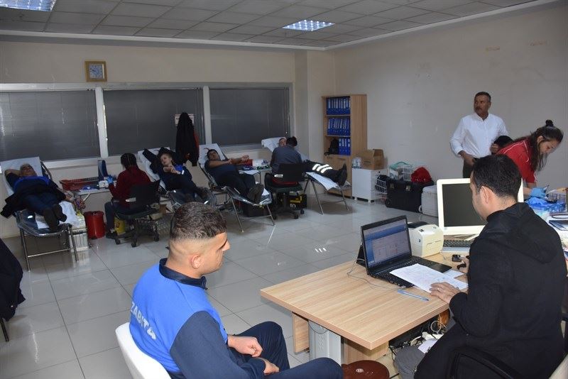 SİİRT BELEDİYE PERSONELİNDEN KAN BAĞIŞI KAMPANYASINA DESTEK