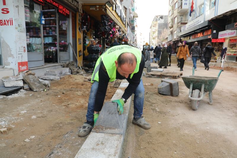 İZMİT BELEDİYESİ, İSTİKLAL CADDESİNDE İKİNCİ ETAP ÇALIŞMALARINA BAŞLADI