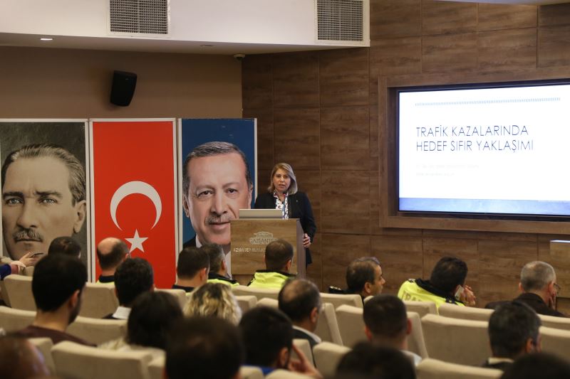 BÜYÜKŞEHİR BELEDİYESİ, TRAFİK VE YOL GÜVENLİĞİ KONFERANSI DÜZENLEDİ