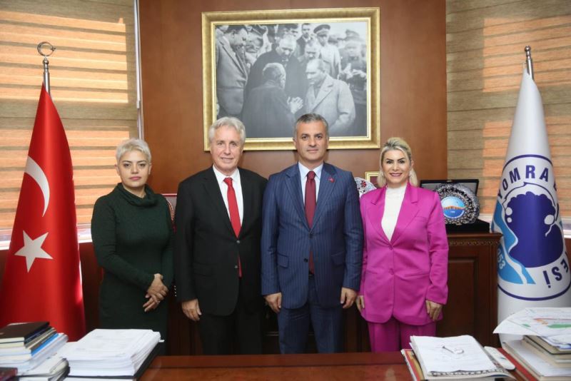 Hür Düşünce Hareketi ziyareti