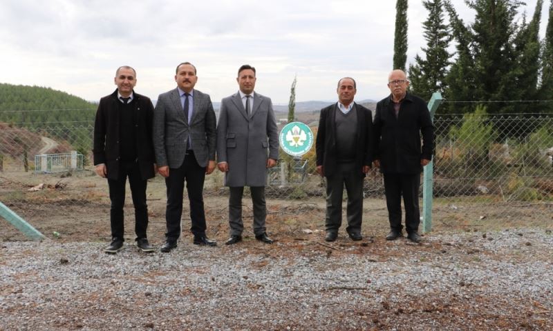 Gördes’te 2 Mahallenin Mezarlığı Daha Güvenli Hale Geldi