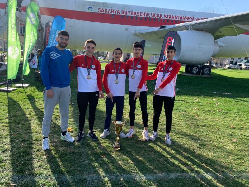 Yıldız Erkek Atletizm Takımımız Türkiye İkincisi Oldu