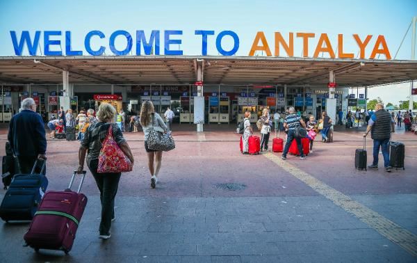 VALİ YAZICI.. ANTALYA TURİZMİ BÜTÜN YILLARIN EN İYİ KASIM AYINI YAŞADI