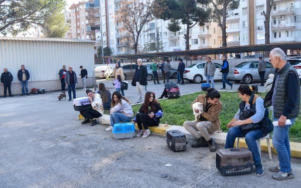 ANTALYA’DA EVCİL HAYVAN SAHİPLERİNİN 