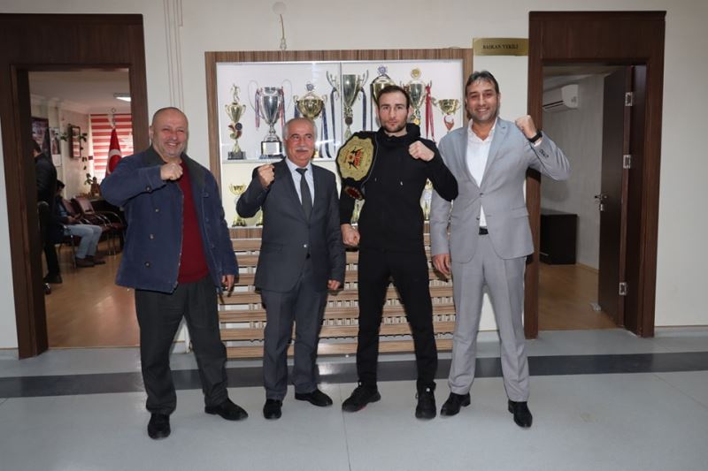 Şampiyon Sporcudan Teşekkür Ziyareti