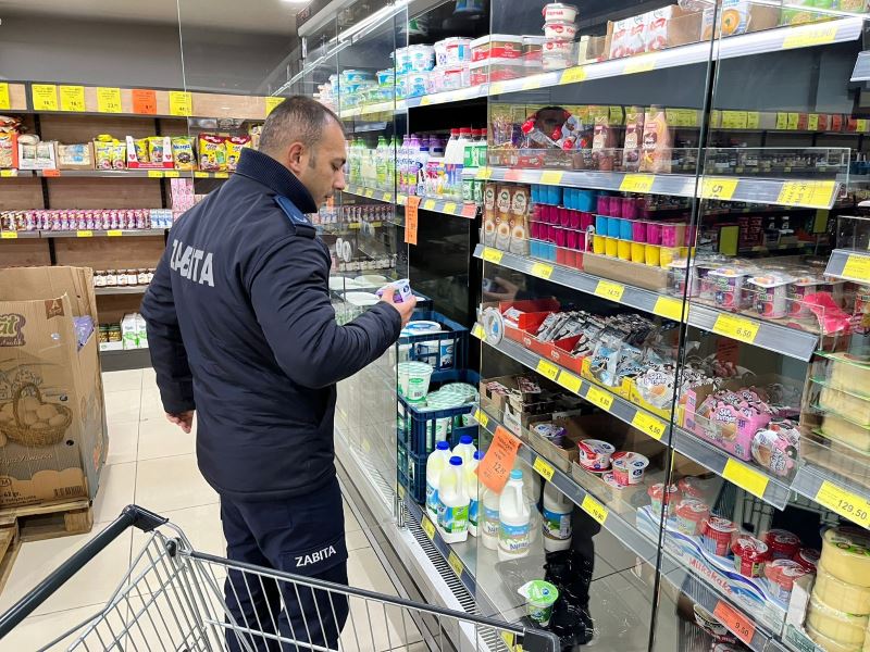 ZABITA EKİPLERİ ETİKET VE KASA FİYATLARINI DENETLEDİ