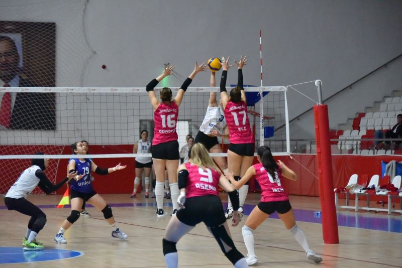 9. HAFTAYI GALİBİYETLE TAMAMLAYAN BİZİM KIZLAR:3, UNİCA DÜZCE VOLEYBOL: 0