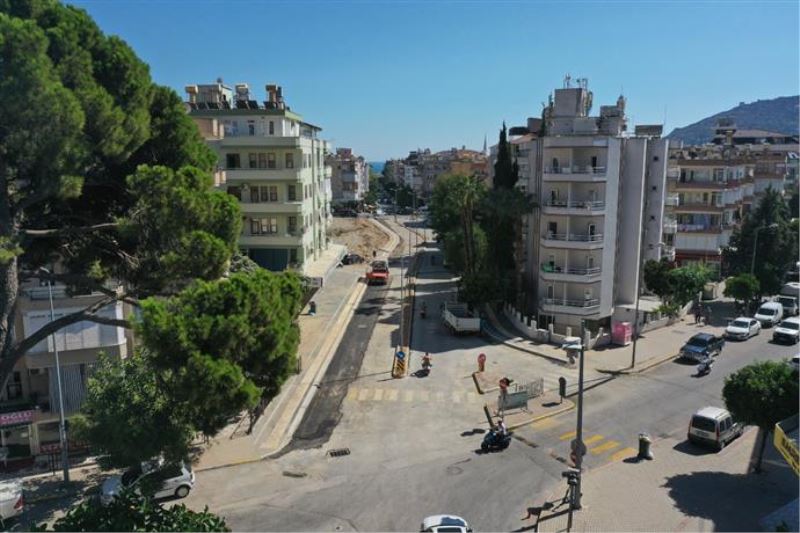HACET EŞREF KAHVECİOĞLU CADDESİ ÇİFT YÖN OLARAK TRAFİĞE AÇILDI