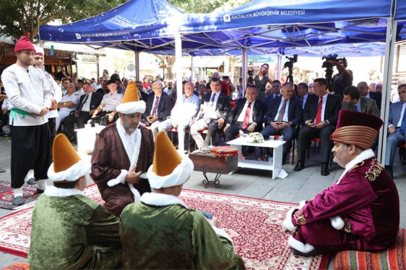 Başkan Böcek’ten Esnafa  Sobacılar Çarşısı Müjdesi