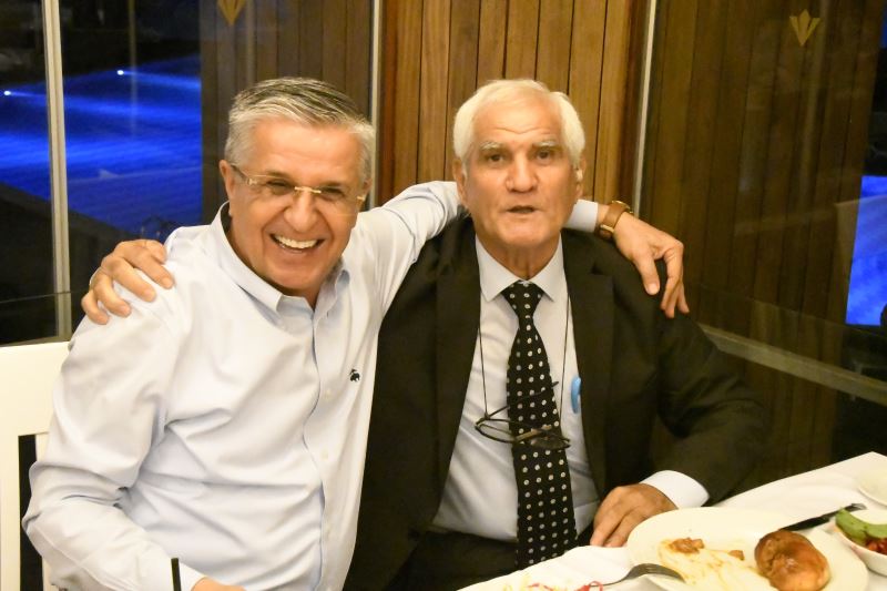 PROTOKOL GAZİLERLE YEMEKTE BİR ARAYA GELDİ