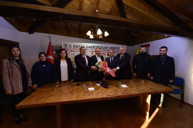 BAŞKAN YILMAZ, GAZETECİLERİ ZİYARET EDEREK GÜNLERİNİ KUTLADI