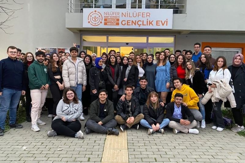 Gençlere kucak açan merkeze büyük ilgi