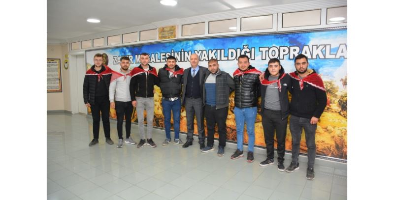 Askere gidecek olan gençlerimizden Başkan Bozkurt
