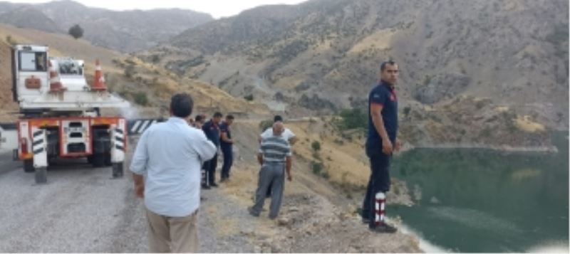 YAKLAŞIK 3 AY SU ALTINDA KALAN ARAÇ KURTARILDI