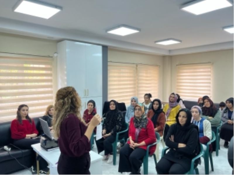KADINLAR KENDİ AYAKLARI ÜZERİNDE DURABİLECEK
