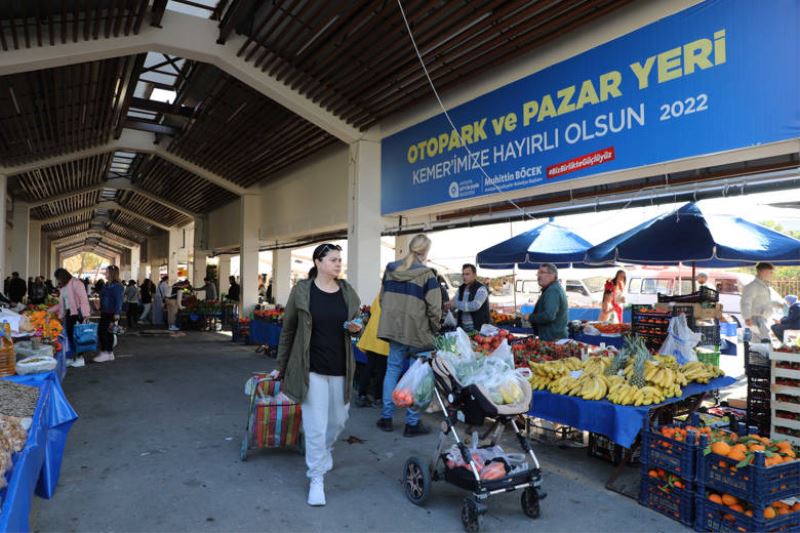 Kemer Kapalı Pazar Yeri Projesi’ne esnaf ve vatandaştan tam not