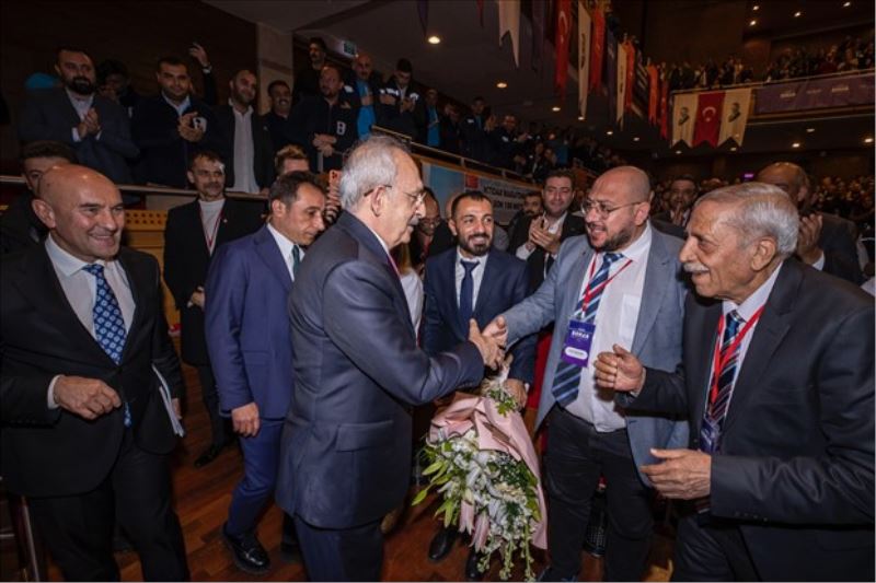 CHP Lideri Kılıçdaroğlu İzmir’de Roman yurttaşların sorunlarını dinledi