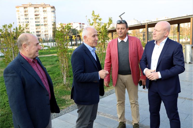 AKDENİZ’DE GERİ DÖNÜŞÜM MALZEMELERİ ÇOCUK PARKI’NA DÖNÜŞÜYOR