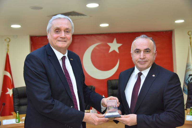 BAŞKAN BAKKALCIOĞLU’NDAN İADE-İ ZİYARET