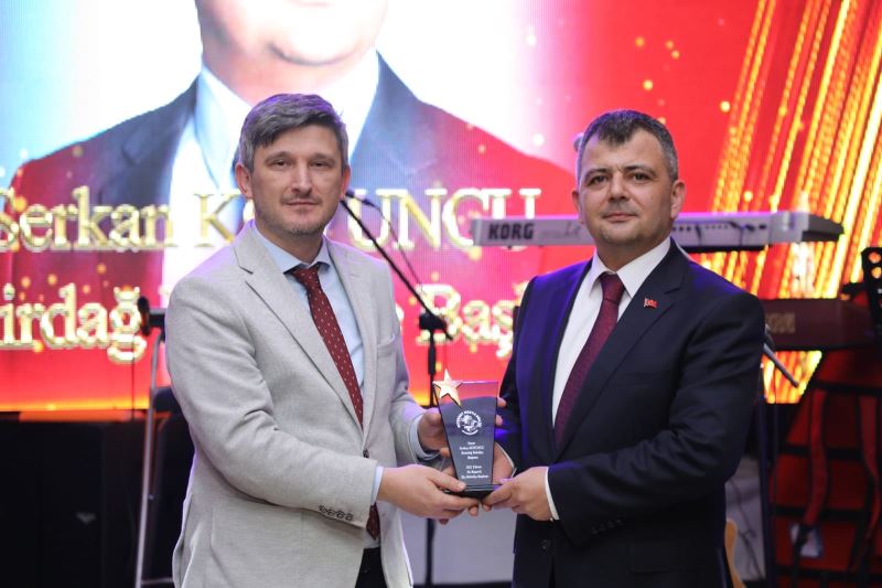 Belediye Başkanımız Serkan Koyuncu Yılın En Başarılı İlçe Belediye Başkanı Ödüle Layık Görüldü