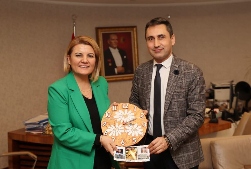 BAŞKAN HÜRRİYET’E ÇEKYA’DAN ANLAMLI HEDİYELER