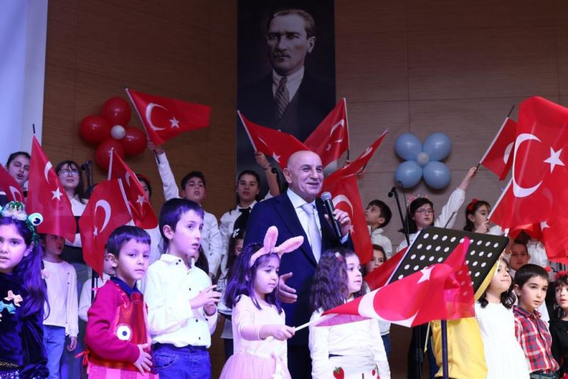 Çocuk korosundan yeni yıl konseri
