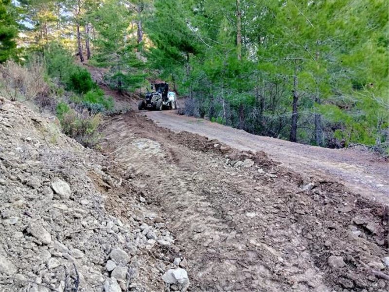 ALANYA BELEDİYESİ’NDEN KIRSAL YOLLARINDA YOĞUN MESAİ