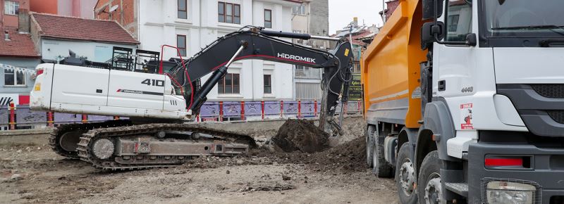 30 AĞUSTOS İŞ MERKEZİ’NDE HAFRİYAT MESAİSİ