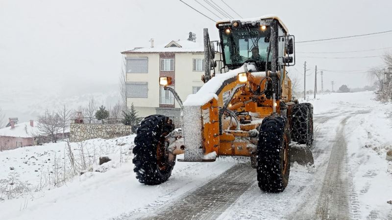 Yollar Büyükşehir’le Ulaşıma Açık Tutuluyor
