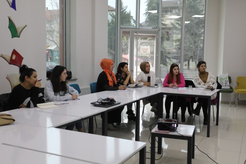 EĞİTİMLERİN DEVAM ETTİĞİ ‘BAĞ PROJESİ’ İLE KADINLAR SOSYAL VE EKONOMİK HAYATA KAZANDIRILACAK