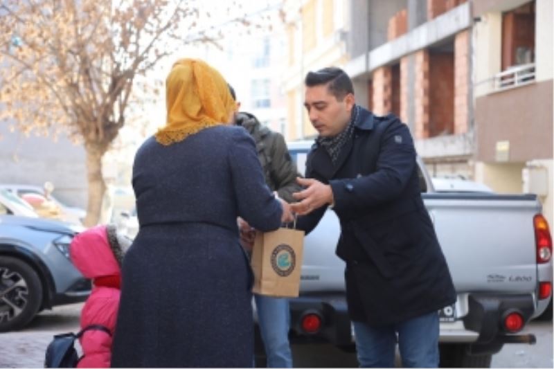 BÜYÜKŞEHİR’DEN ÖĞRENCİLERE BESLENME DESTEK PAKETİ