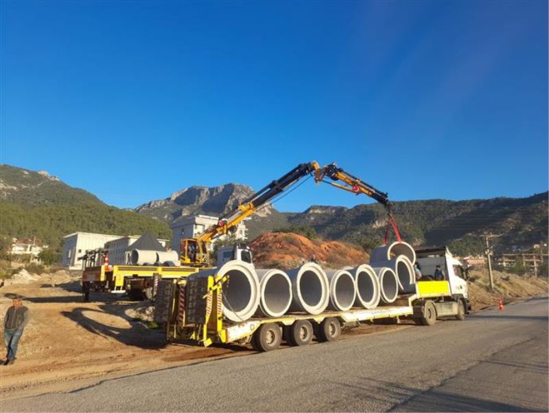 ALANYA BELEDİYESİ’NDEN YAĞIŞLAR ÖNCESİ YOĞUN MESAİ