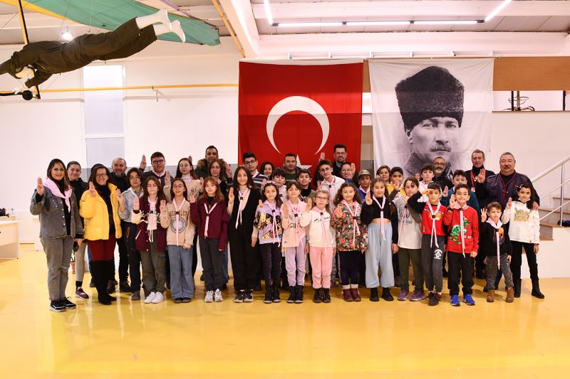 ÇOCUKLAR İZCİLİĞİ VE İKLİMİ ÖĞRENİYOR