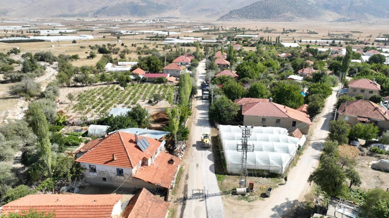 Elmalı Çukurelma yolu asfaltlanıyor