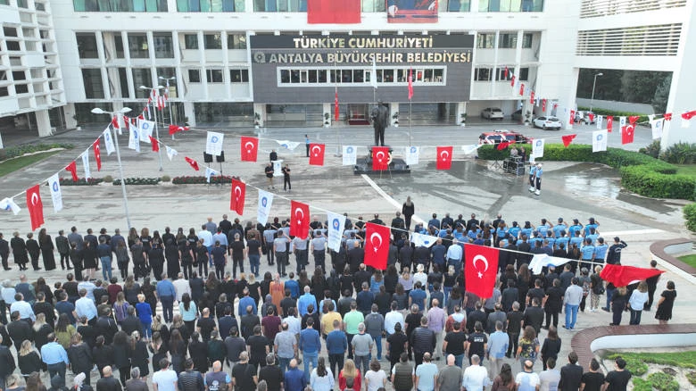 Başkan Böcek, Ata’yı andı