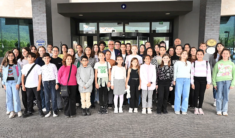 Başkan Topaloğlu’ndan Gençlik Orkestrası’na yemek