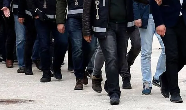 ANTALYA’DA 1 AYDA ÇEŞİTLİ SUÇLARDAN ARANAN 100 KİŞİ TUTUKLANDI